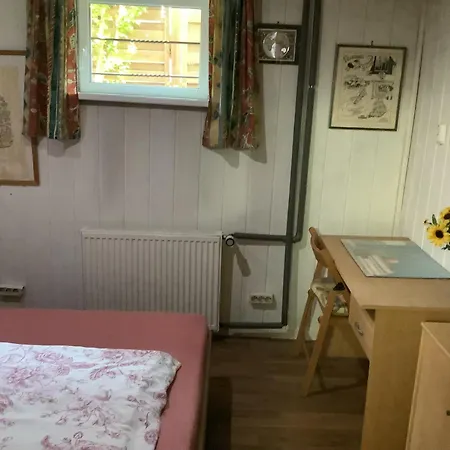Schoenes Im Seterant/untergeschoss Homestay *
