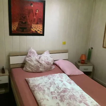 Schoenes Im Seterant/untergeschoss Kwatera prywatna *