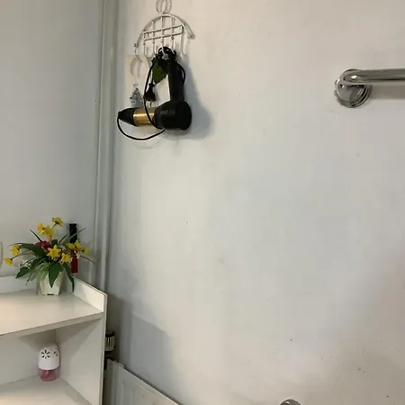 Schoenes Im Seterant/untergeschoss Δωμάτια σε οικογενειακή κατοικία *