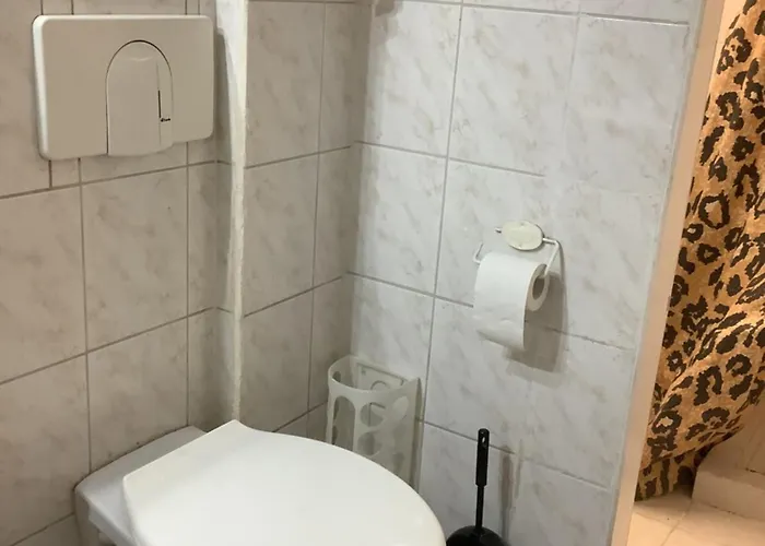 Schoenes Im Seterant/untergeschoss * Essen